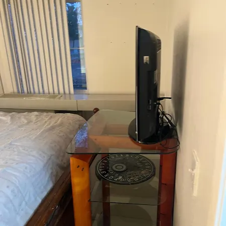Oaks Apartment
